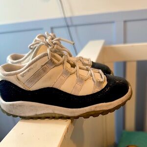 Jordan Low Sneakers -9C